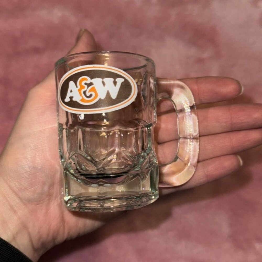 Mini A & W Glass Mug - Picture 5 of 5
